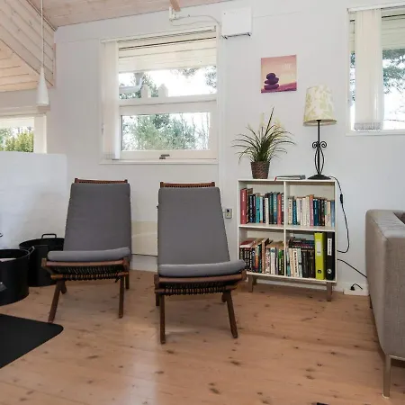 Three-bedroom In 19 3*